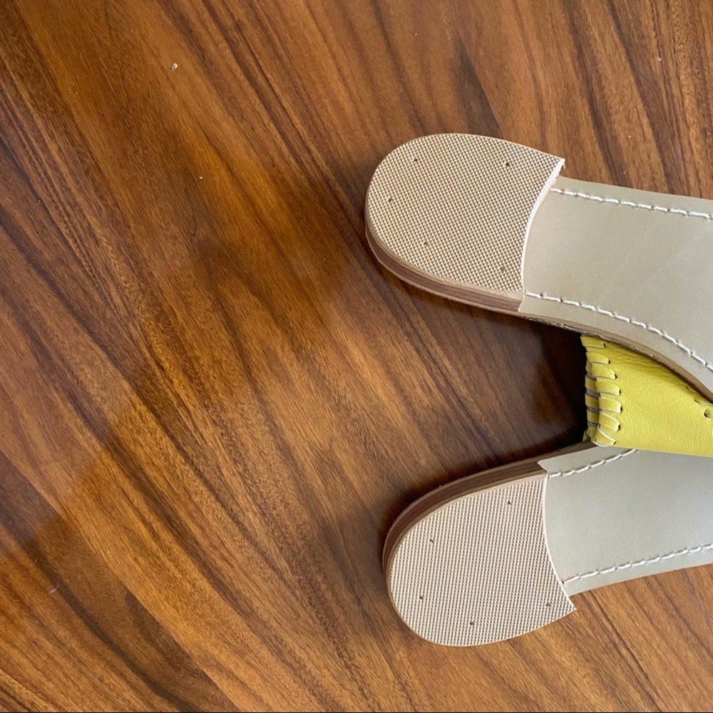 Jack Rogers Yellow leather beaded flower sandal - Picture 5 of 6